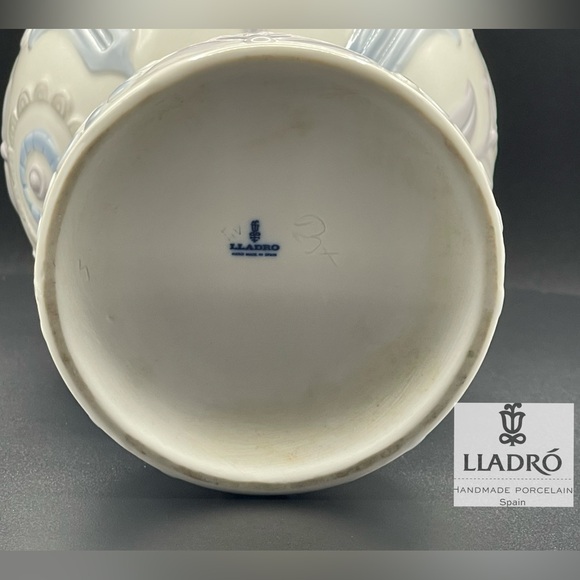 Lladro 1115 Floral Vase ***EXTREMELY RARE*** - Picture 4 of 4
